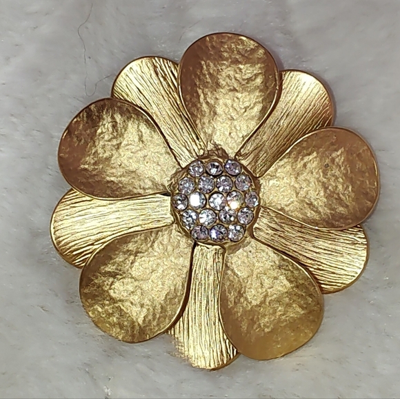 Premier Designs Jewelry - Vintage Premier Designs Flower Two-dimensional Enhancer Pendant